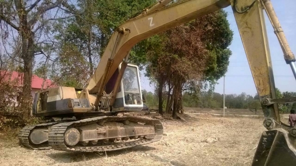 ขายรถแบคโฮ KOMATSU PC-200-5 รถทำงานได้ดี ราคาถูกๆ แค่.550000 ต่อรอง สนใจรีบจองด่วน