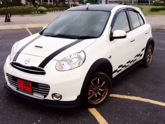 ธารนนทบุรี//ขาย nissan march สภาพป้ายแดง ของแต่งเต็ม ราคา380,000บาท