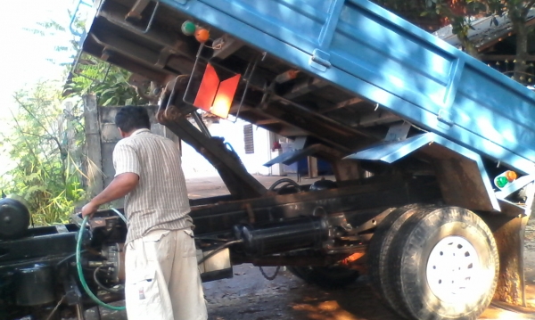 ขายรถดั้มสวยๆ ISUZU NPR 130 แรงม้า