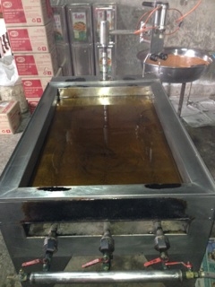 ขายเครื่องทำขนมโดนัส แบบปั้มลมบังคับด้วยแก๊ส เครื่องสวยใช้น้อยราคาคุยกัน