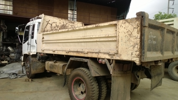 (เจ้าของลดให้สุดๆ)6ล้อดั้ม200แรงISUZU ยูโร2 ปี*48 รถสวย คัสซี เครื่องสวย ยางสวย