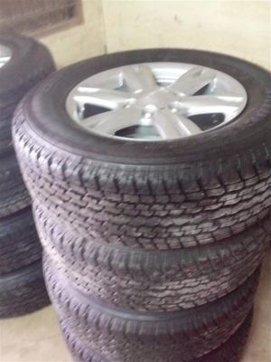 มาเเล้วเเม๊ก 17 นิ้ว MU X พร้อมยาง  2014 ครับ