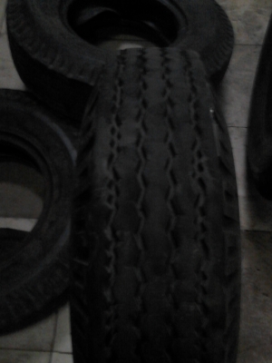 ยาง 6 ล้อกลาง BRIDGESTONE  มีชุด 4 เส้น ติดต่อ.081-427-3941