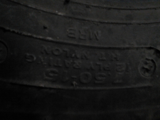 ยาง 6 ล้อกลาง BRIDGESTONE  มีชุด 4 เส้น ติดต่อ.081-427-3941