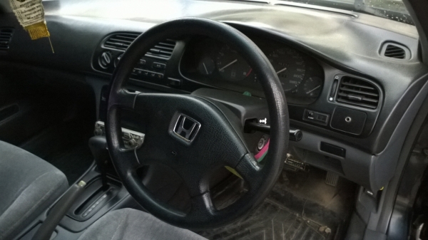 ขาย honda accord โฉมไฟท้ายก่อนเดียว เกียรออโต้ ติดแกสลงเล่มแล้ว