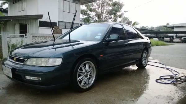 ขาย honda accord โฉมไฟท้ายก่อนเดียว เกียรออโต้ ติดแกสลงเล่มแล้ว