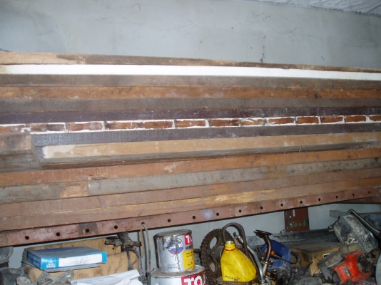 ขายด่วนๆครับไม่มีที่เก็บ ไม้เก่าปลูกบ้านขนาด6x6เมตร ได้1หลัง70000บาท