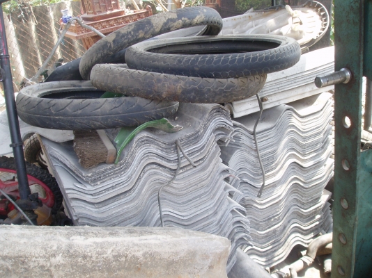 ขายด่วนๆครับไม่มีที่เก็บ ไม้เก่าปลูกบ้านขนาด6x6เมตร ได้1หลัง70000บาท