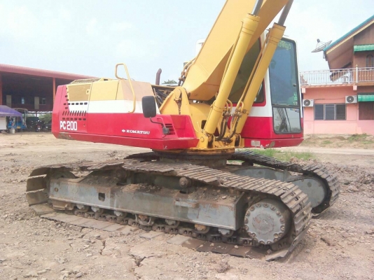 ขายรถแบคโฮ KOMATSU PC-200 รุ่น 3 และ รุ่น 5 ราคา.700000 คอนโทรนสั้น  ราคาย้อมๆสนใจโทร