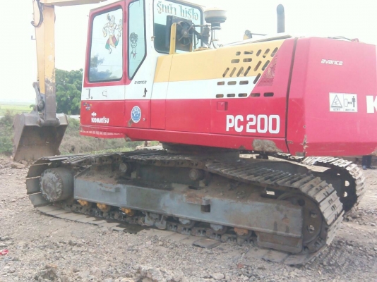 ขายรถแบคโฮ KOMATSU PC-200 รุ่น 3 และ รุ่น 5 ราคา.700000 คอนโทรนสั้น  ราคาย้อมๆสนใจโทร