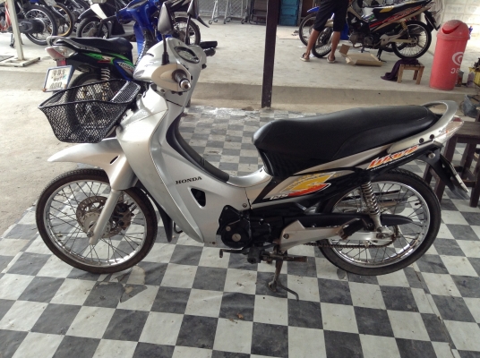 ขาย!!!เวฟ125s สต๊าทมือ กุญแจใหญ่ ปี48 รถเครื่องดีคับ มีเล่มทะเบียนครบ