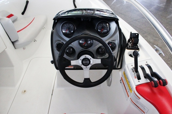 ขายเรือ Speed Boat  ยี่ห้อ Seadoo  ปี 09 ใหม่ๆ ราคาพิเศษ