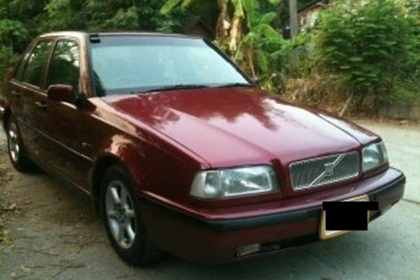ขายรถหรู ราชการใช้ (รถอัยการเคยใช้)  VOLVO 460 GLT  เกียร์ ออโต้  สภาพดีมาก ขับดีเลย 100 (โฉมปี94-96) A/T ปี 1996 เกียร์ออโต้ แอร์เย็นชื่นใจ,ช่วงล่างนิ่มมาก, ความปลอดภัยดี ช่วงล่างนิ่ง วิ่งเกิน 100 ,โครงสร้างปลอดภัย(เเข็ง) มาตฐานยุโรป เครื่องเล่น CD-วิทยุ