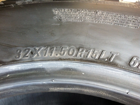 ขายยางMud Maxxis Bighorn MT762 ขนาด 32 11.5 R15 สวยๆ