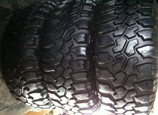 ขายยางMud Maxxis Bighorn MT762 ขนาด 32 11.5 R15 สวยๆ