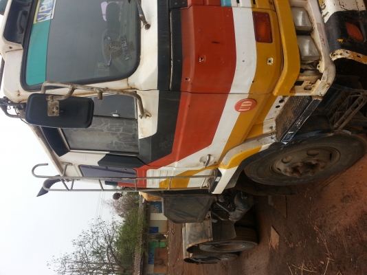 หัวเก๋ง nissan ud  ราคาต่อรองได้ครับหรือมีหัวรถกระบะแลกเปลี่ยนได้ครับ