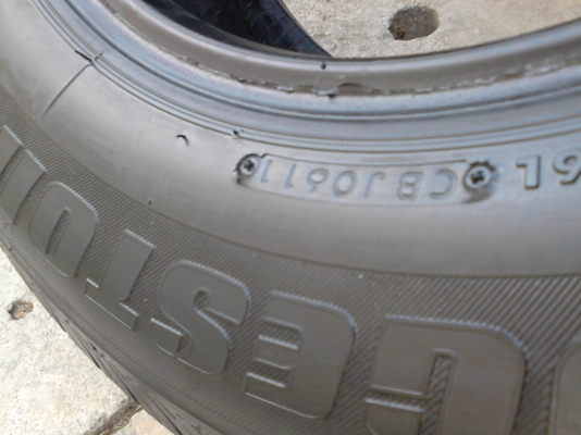 ฺBRIDGESTONE DURAVIS R611 205/70R15 มี 1 ล้อ TEL.081-427-3941 ฺBRIDGESTONE DURAVIS R611 205/70R15 มี 1 ล้อ TEL.081-427-3941