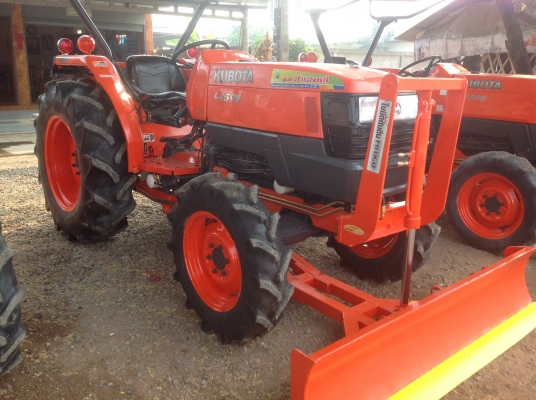 ปัญญาแทรคเตอร์มาแล้ว...จัดมาให้ครับ รีบโดยด่วน.คูโบต้า L4508 พร้อมใบมีดตราช้าง ยางหน้าใหม่ 2 เส้น จัดส่งอ.สนามชัยเขต จ. ฉะเชิงเทรา