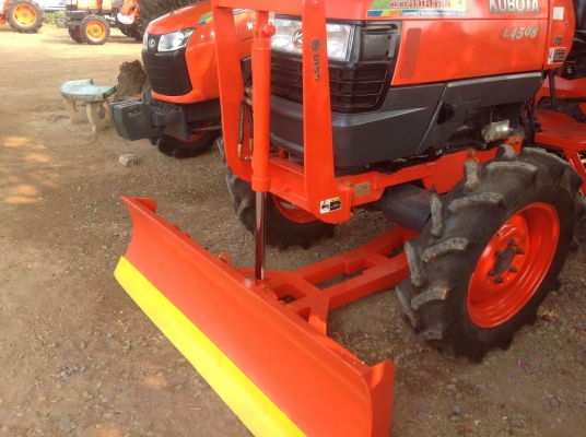 ปัญญาแทรคเตอร์มาแล้ว...จัดมาให้ครับ รีบโดยด่วน.คูโบต้า L4508 พร้อมใบมีดตราช้าง ยางหน้าใหม่ 2 เส้น จัดส่งอ.สนามชัยเขต จ. ฉะเชิงเทรา