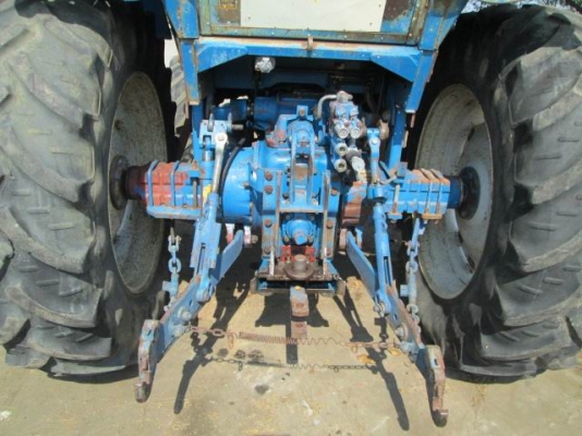 รถไถฟอร์ด 8210 รถสวย ยางดี รถนอกนำเข้า ขับเคลื่อน 4 ล้อ รถไถฟอร์ด 8210 รถสวย ยางดี รถนอกนำเข้า ขับเคลื่อน 4 ล้อ