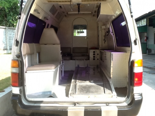 รถตู้พยาบาลสภาพเยี่ยม รถตู้พยาบาลสภาพเยี่ยม