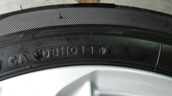 ล้อแม็กซ์ Toyota Yaris / Vios 2014 ใหม่ป้ายแดง ออกจากศูนย์ถอดทันที