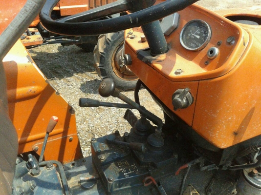 ขายรถไถ KUBOTA L2201 สภาพดี ราคา35,000