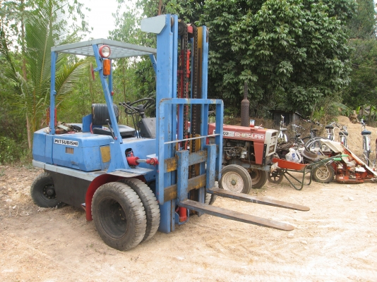 ขายรถฟอร์คลิฟต์มิตซูบิชิ 2.5 ตันเก่านอกเครื่องเบนซินติดแก๊ซแล้วใช้ประหยัดดีครับ