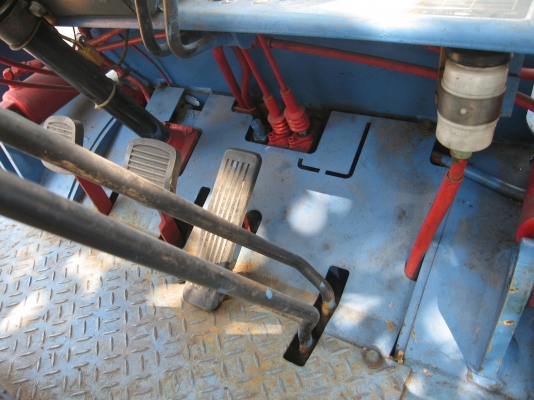 ขายรถฟอร์คลิฟต์มิตซูบิชิ 2.5 ตันเก่านอกเครื่องเบนซินติดแก๊ซแล้วใช้ประหยัดดีครับ