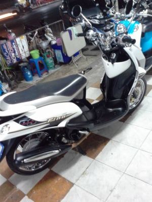 Yamaha Fino รุ่นเกน้ำมันแยกส่วน รถปลายปี 2556 ลาย PS รถสวยเป็นลายสุดท้าย