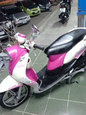 รถอย่างสวยงดงามปิ๊งๆ Fino ปี 2556 ล้อแม็กซ์ V.I.P ลายปารีส สีหว๊านหวาน