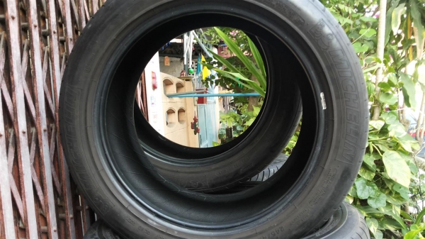Michelin pilot  245 45 17  ถูกๆ