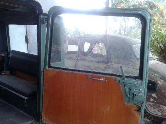 รถจิีบ แลนโรเวอร์ สภาพสวย เล่มพร้อมโอน รถจิีบ แลนโรเวอร์ สภาพสวย เล่มพร้อมโอน