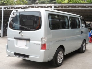 NISSAN URVAN GX 3.0 MT ปี 03 รถบ้านแท้ ใช้งานน้อย ดาวน์ 8,000 T.086-527-9533