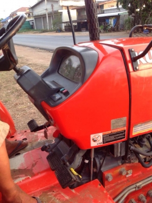 รถแทรกเตอร์ คูโบต้า M70 สภาพดีเยี่ยมเดิมๆ ทั้งคัน พร้อมใช้งาน  นำไปใช้แล้วไม่ผิดหวังแน่นอน มีผานดันหน้าและผานบุกด้วย