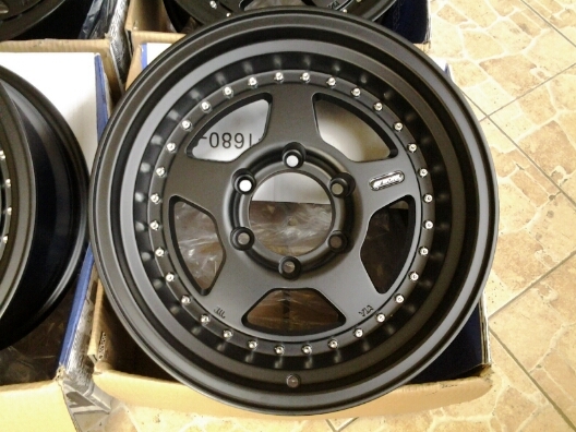 ล้อออฟโรด W-WORK 16&times;8 ET-25 สีดำด้านหมุดเงิน