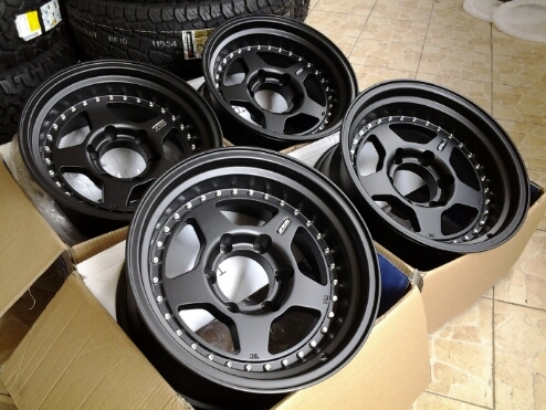 ล้อออฟโรด W-WORK 16&times;8 ET-25 สีดำด้านหมุดเงิน