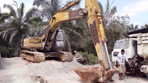 ขายด่วนอะไหล่ kobelco sk 310 mark III มีเล่มทะเบียนด้วยครับ