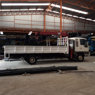 ขายรถ6ล้อฮีโน่ ติดเครน ยูนิค303 ท้องV 3.4ตัน 3ปอก 2ชัก กะบะยาว5.50เมตร เครื่องยนต์ JO8C 215แรง เบรคจิฟฟี่ พวงมาลัยพาวเวอร์ แอร์เย็น ยางเรเดียลสภาพดี