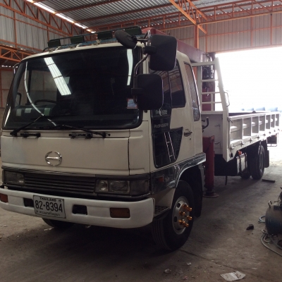 ขายรถ6ล้อฮีโน่ ติดเครน ยูนิค303 ท้องV 3.4ตัน 3ปอก 2ชัก กะบะยาว5.50เมตร เครื่องยนต์ JO8C 215แรง เบรคจิฟฟี่ พวงมาลัยพาวเวอร์ แอร์เย็น ยางเรเดียลสภาพดี