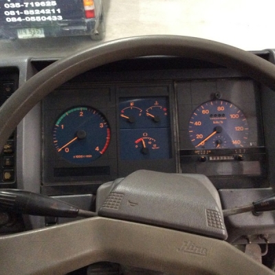 ขายรถ6ล้อฮีโน่ ติดเครน ยูนิค303 ท้องV 3.4ตัน 3ปอก 2ชัก กะบะยาว5.50เมตร เครื่องยนต์ JO8C 215แรง เบรคจิฟฟี่ พวงมาลัยพาวเวอร์ แอร์เย็น ยางเรเดียลสภาพดี