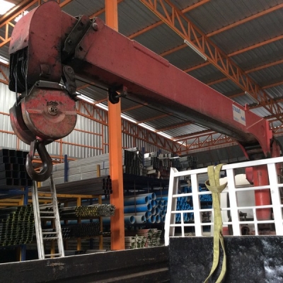 ขายรถ6ล้อฮีโน่ ติดเครน ยูนิค303 ท้องV 3.4ตัน 3ปอก 2ชัก กะบะยาว5.50เมตร เครื่องยนต์ JO8C 215แรง เบรคจิฟฟี่ พวงมาลัยพาวเวอร์ แอร์เย็น ยางเรเดียลสภาพดี