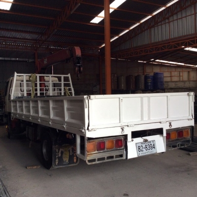 ขายรถ6ล้อฮีโน่ ติดเครน ยูนิค303 ท้องV 3.4ตัน 3ปอก 2ชัก กะบะยาว5.50เมตร เครื่องยนต์ JO8C 215แรง เบรคจิฟฟี่ พวงมาลัยพาวเวอร์ แอร์เย็น ยางเรเดียลสภาพดี