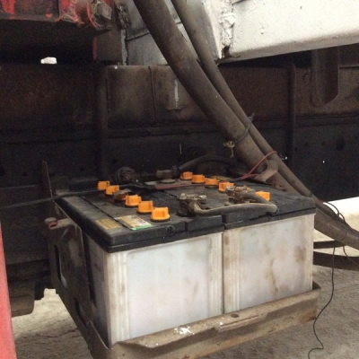 ขายรถ6ล้อฮีโน่ ติดเครน ยูนิค303 ท้องV 3.4ตัน 3ปอก 2ชัก กะบะยาว5.50เมตร เครื่องยนต์ JO8C 215แรง เบรคจิฟฟี่ พวงมาลัยพาวเวอร์ แอร์เย็น ยางเรเดียลสภาพดี