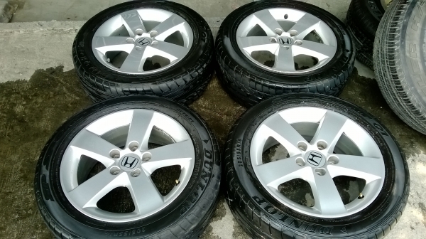 ขายล้อขอบ16 5รูพร้อมยางชุดละ4800