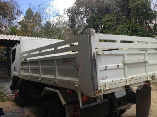 รถอีซูซุ 6 ล้อดั้ม  FTR  240 แรงม้า. ปี 55  ( รถวิ่ง 3x,xxx กม. )   สนใจติดต่อ  081 - 6079515