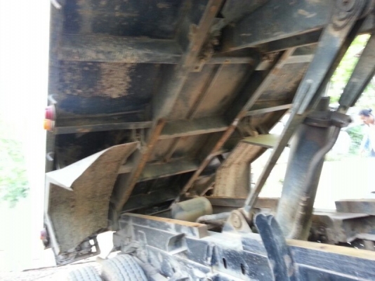 รถอีซูซุ 6 ล้อดั้ม NPR 150 แรงม้า. ปี 53 ( รถวิ่ง 55,xxx กม. ) สนใจติดต่อ 081 - 6079515 รถอีซูซุ 6 ล้อดั้ม NPR 150 แรงม้า. ปี 53 ( รถวิ่ง 55,xxx กม. ) สนใจติดต่อ 081 - 6079515