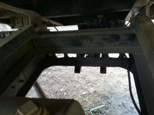 รถอีซูซุ 6 ล้อดั้ม NPR 150 แรงม้า. ปี 53 ( รถวิ่ง 55,xxx กม. ) สนใจติดต่อ 081 - 6079515 รถอีซูซุ 6 ล้อดั้ม NPR 150 แรงม้า. ปี 53 ( รถวิ่ง 55,xxx กม. ) สนใจติดต่อ 081 - 6079515