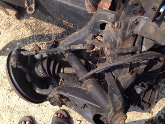 เสื้อเพลาชุดหน้า อีซูซุ ครบทุกชิ้น เสื้อเพลาชุดหน้า อีซูซุ ครบทุกชิ้น