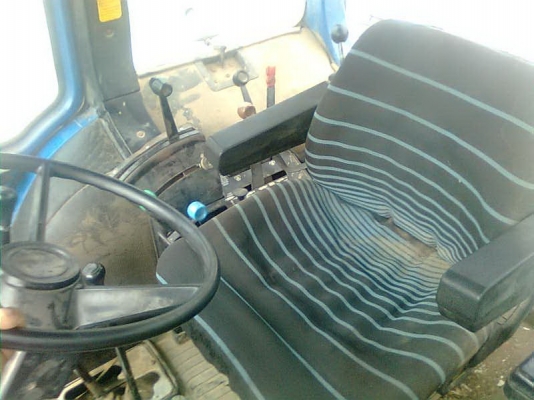 ขายรถไถ 8210 สองเพลาใหญ่ พร้อมดันหน้าหางไถ เกียร์ หางแบบธรรมดา